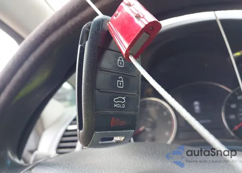 2017 Kia Forte Lx z USA, uszkodzony, nr VIN 3KPFL4A70HE028310